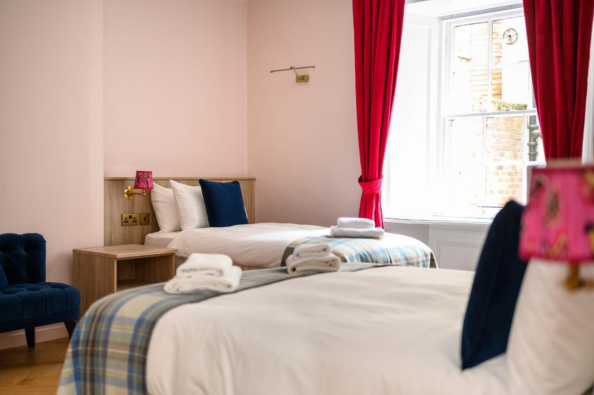 Queen Charlotte Guesthouse Единбург Екстериор снимка