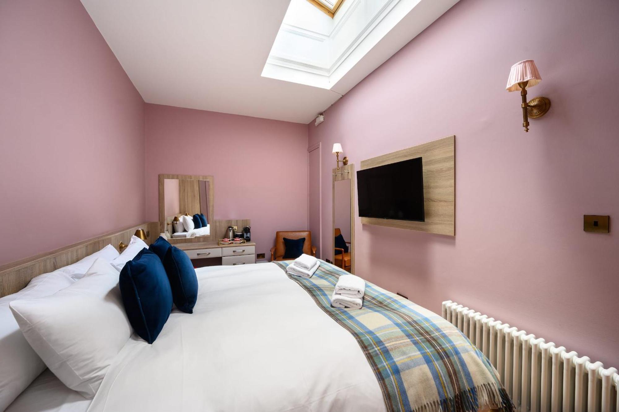 Queen Charlotte Guesthouse Единбург Екстериор снимка