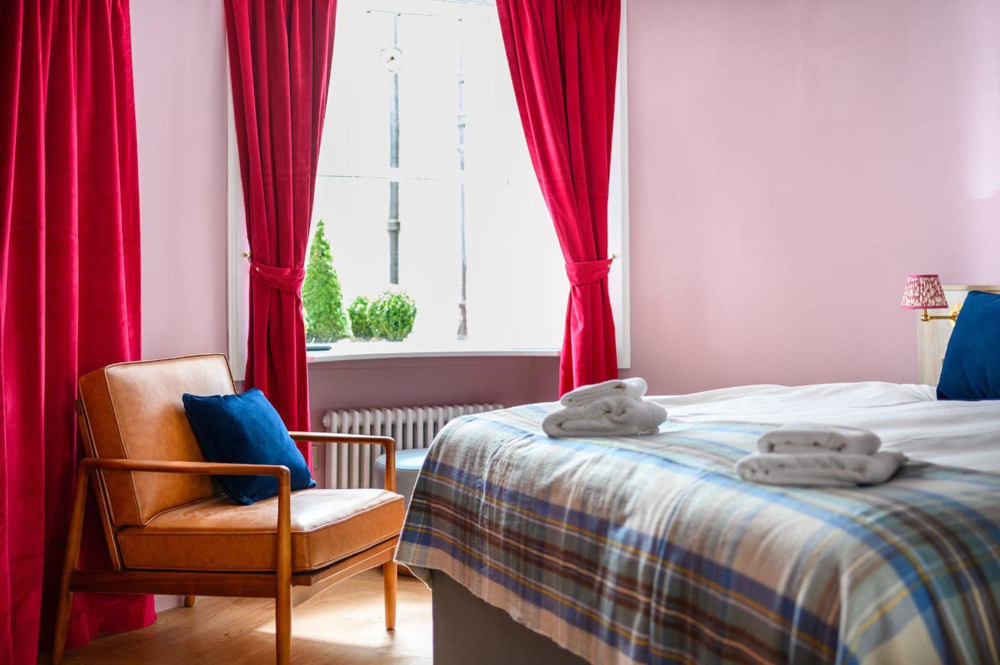 Queen Charlotte Guesthouse Единбург Екстериор снимка