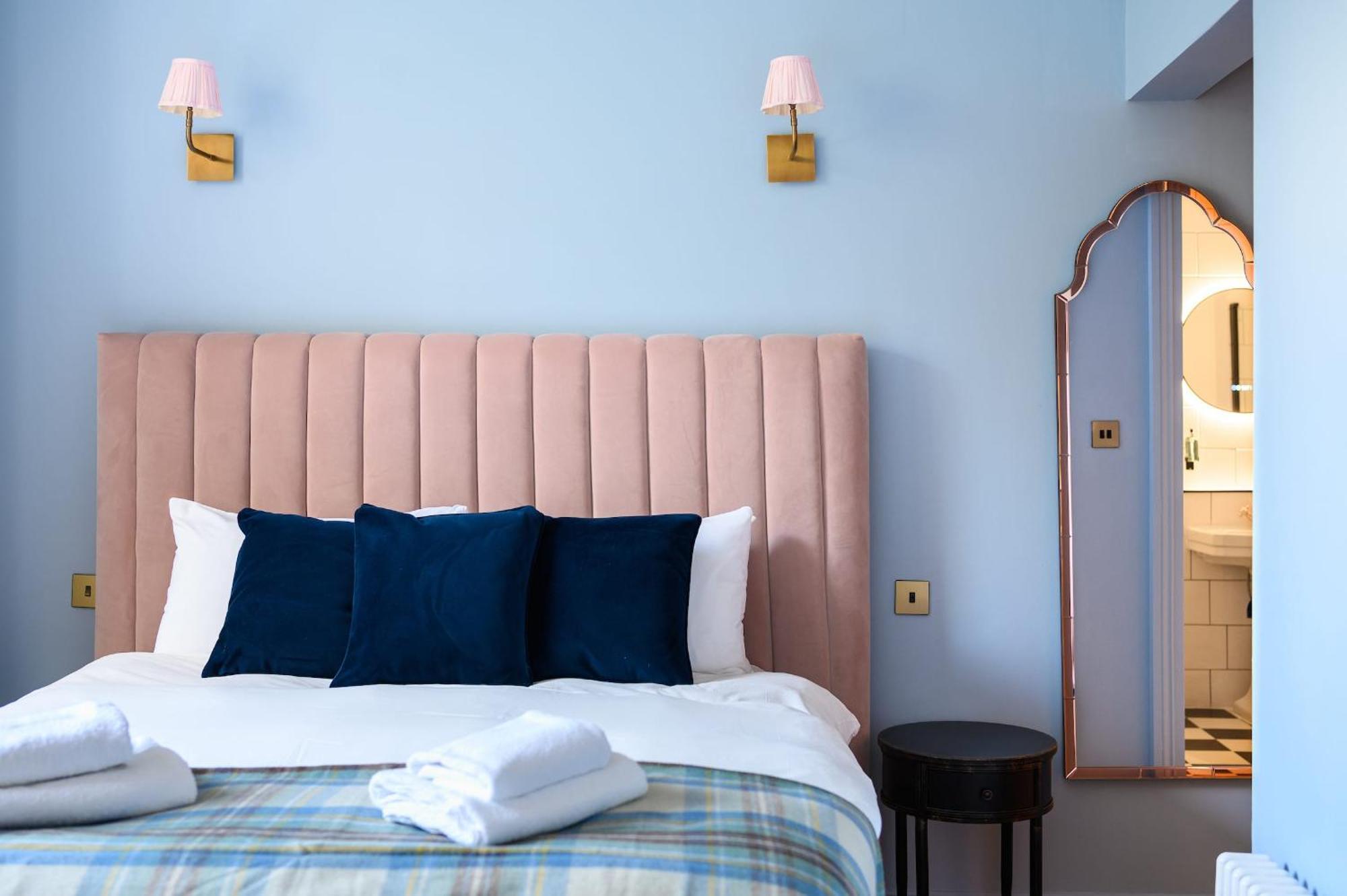 Queen Charlotte Guesthouse Единбург Екстериор снимка
