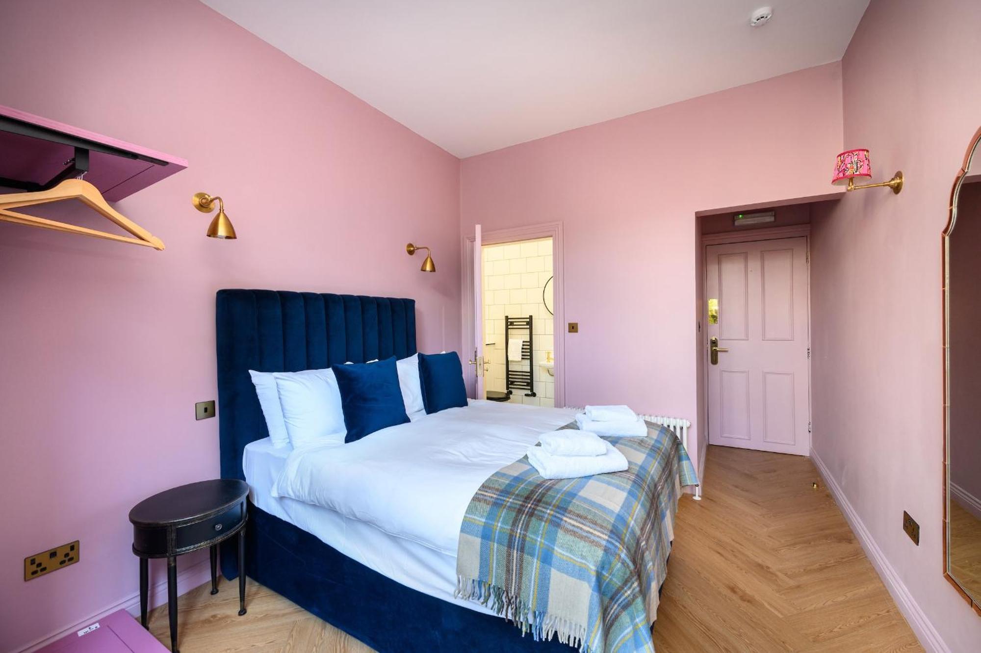 Queen Charlotte Guesthouse Единбург Екстериор снимка