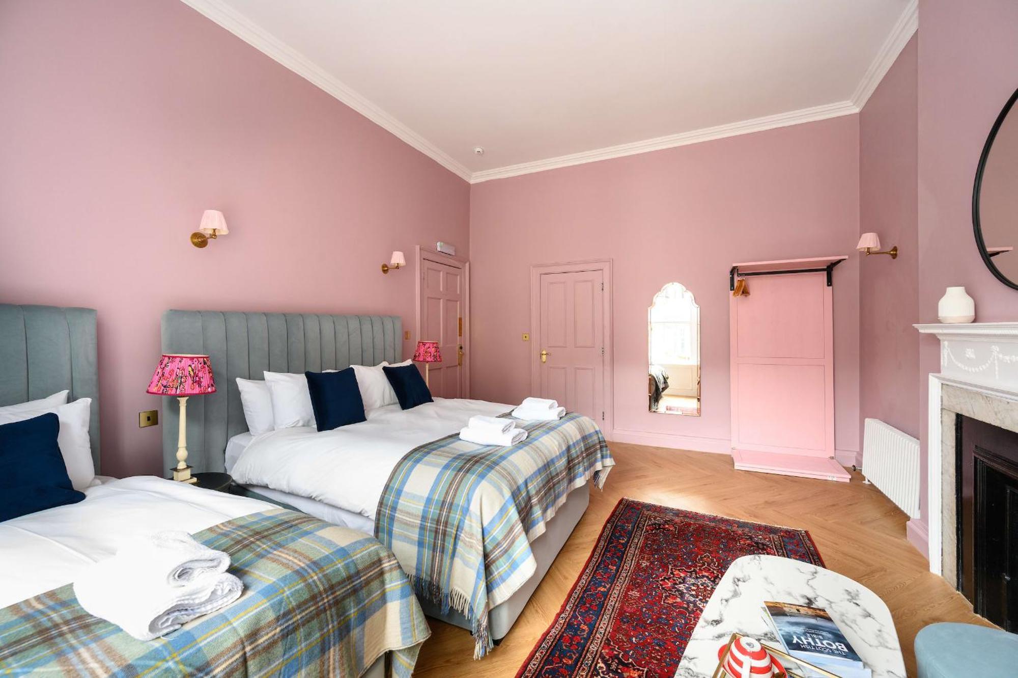 Queen Charlotte Guesthouse Единбург Екстериор снимка