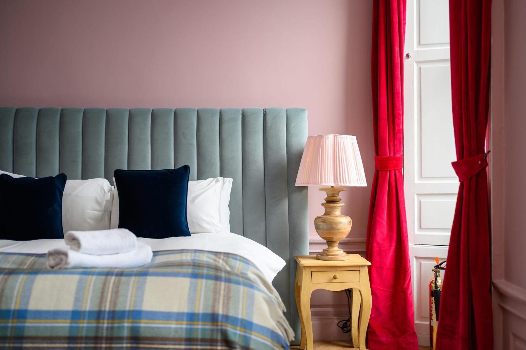 Queen Charlotte Guesthouse Единбург Екстериор снимка