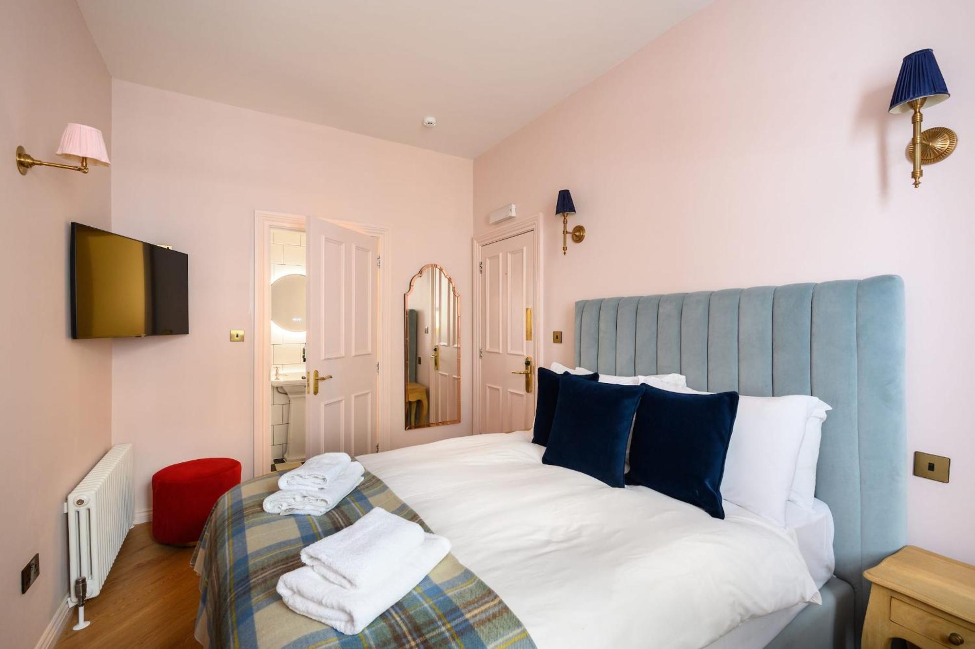 Queen Charlotte Guesthouse Единбург Екстериор снимка